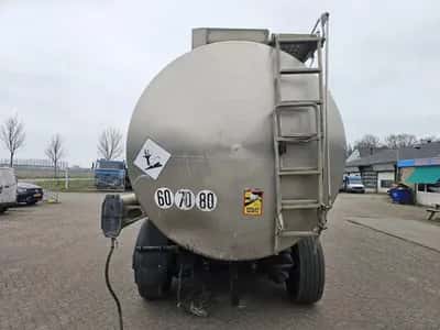1997 Magyar Stainless Steel Tank Semi-Trailer – 3 Axles – Air Suspension – Tank Trailer – Stainless Steel — photo 5 of 15