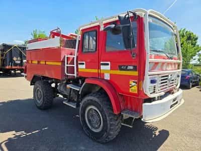 1998 Renault M210 Fire Engine 2000 – 4x4 – Double Cab — photo 3 of 20