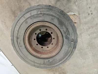 Michelin Full Rubber Tyre – Solid Forklift Tyre – Solid Tire – Industrial — photo 4 of 5