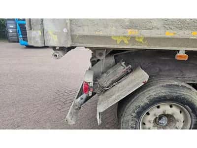 Benalu C39C17 Tipper 2012 – 3 Axles – Aluminium – 32.8 Ton – Air Suspension – Drum Brakes — photo 9 of 18