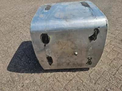 MAN Mercedes Actros Fuel Tank Mercedes Actros – 290L – MAN – Diesel Tank – Truck Part — photo 9 of 13