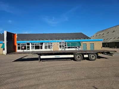 2015 Krone 2-Axle Flatbed Semi-Trailer - SAF Axles - Disc Brakes - Air Suspension - 30 Ton — photo 9 of 20