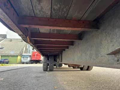 1989 Netam-Fruehauf Curtainsider Semi-Trailer – ONCZ 36-324 A – 3 Axles –BPW - Drum Brakes Air Suspension — photo 16 of 20