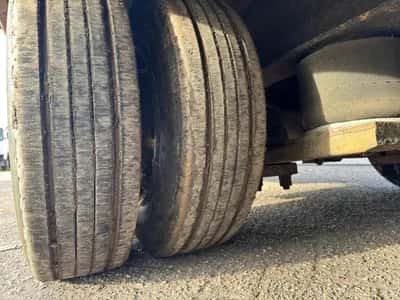 1989 Netam-Fruehauf Curtainsider Semi-Trailer – ONCZ 36-324 A – 3 Axles –BPW - Drum Brakes Air Suspension — photo 20 of 20