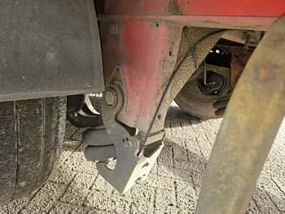 Fruehauf Box Semi-Trailer – FST4 – 3 Axles – Tail Lift – Box Trailer - Disc Brakes - Air Suspension - Lift Axle - 2013 — photo 15 of 18