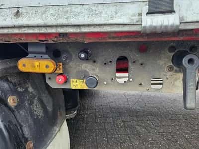 2005 Fruehauf TX34 3-Axle Curtainsider Semi-Trailer - SMB Axles - Disc Brakes - Air Suspension - 34 Ton — photo 16 of 19