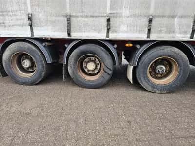 2005 Fruehauf TX34 3-Axle Curtainsider Semi-Trailer - SMB Axles - Disc Brakes - Air Suspension - 34 Ton — photo 18 of 19