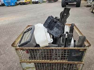 MAN Box with truck parts Box with MAN Truck Parts — photo 9 of 12