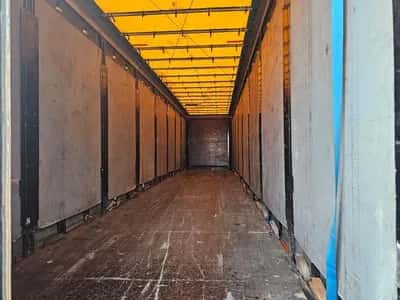 Krone 3-Axle Curtainsider Trailer - BPW - Drum Brakes - Air Suspension - 445/45 R19.5 - 39 Ton - Mega - 2014 — photo 9 of 12