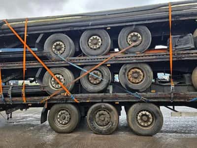 Van Hool 3B2011 - BPW - DISC Stack of 5 3-Axle Curtainsider Trailers - Air Suspension - Disc Brakes - 39 Ton - 2007 - Ready for Export — photo 16 of 17