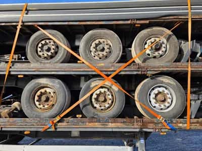 Van Hool 3B2011 - BPW - DISC Stack of 5 3-Axle Curtainsider Trailers - Air Suspension - Disc Brakes - 39 Ton - 2004 - Ready for Export — photo 13 of 15