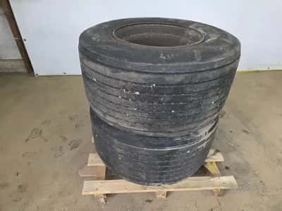 Michelin 445/45 R19.5 Tyres – Trailer Tyre – Good Condition – Ready to Use — photo 3 of 9