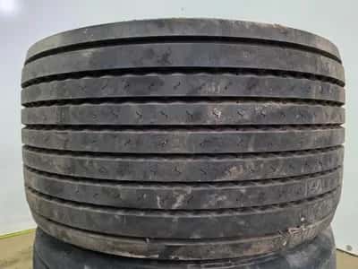 Michelin 445/45 R19.5 Tyre – Trailer Tyre – Good Condition – Ready to Use — photo 7 of 8