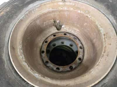 Michelin 365/85 R20 Tyre – Truck Tyre – Good Condition — photo 4 of 10