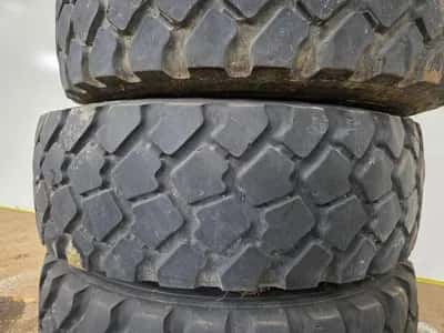 Michelin 365/85 R20 Tyre – Truck Tyre – Good Condition — photo 9 of 10