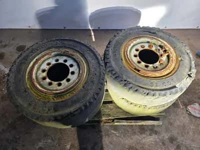 Bergougnan 300-15 Tyre Set – Forklift Tyre – Good Condition — photo 5 of 9
