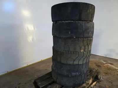 Gumasol Softy 300-15 Tyre Set – Solid Rubber Forklift Tyre — photo 2 of 7