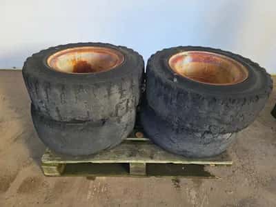 Gumasol 300-15 Tyre Set – Solid Rubber Forklift Tyre — photo 1 of 8