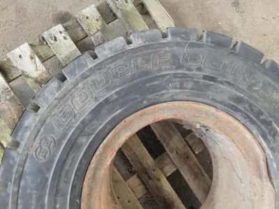 Double Coin 8.25 R15 Tyre – Truck Tyre — photo 4 of 5