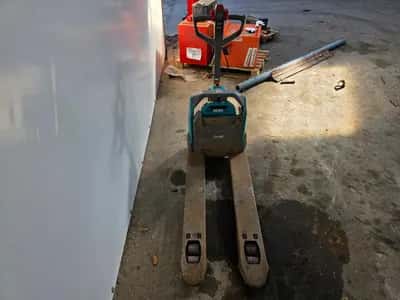 Amcise 1500 Kg Ameise / Amcise pallet truck 1500 kg – hand pallet truck – warehouse – 2020 — photo 3 of 10