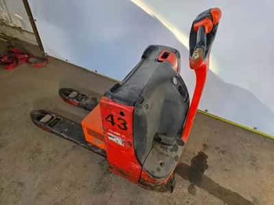Linde. 16 - Toyota 24V 30A battery Pallet Truck 1600KG - Toyota 24V 30A battery -Hand Pallet Truck - 2012 — photo 7 of 17
