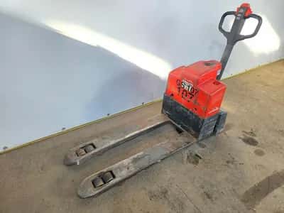 Linde. MT15 - 1500 kG Linde MT 15 - Pallet Truck 1500kg - Hand Pallet Truck - 2016 — photo 3 of 13