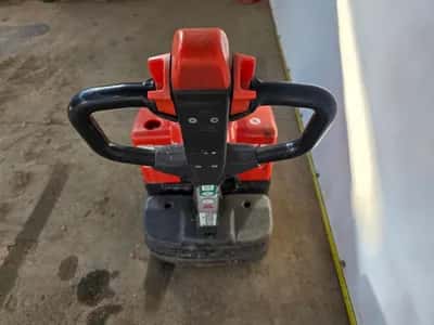 Linde. MT15 - 1500 kG Linde MT 15 - Pallet Truck 1500kg - Hand Pallet Truck - 2016 — photo 5 of 13