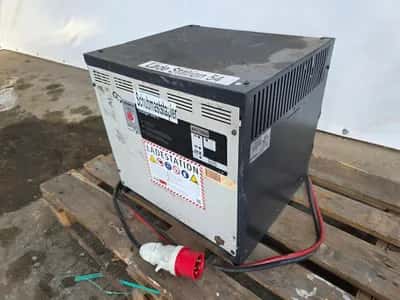 2008 Willen Brock 48V 100A Battery charger 48V 100A Battery Charger — photo 3 of 10