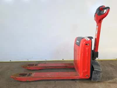 Linde. MT15 - 1500 kG Linde MT 15 - Pallet Truck 1500kg - Hand Pallet Truck - 2021 — photo 1 of 14