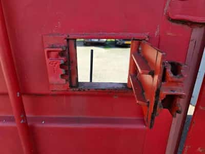2016 Unbranded Container 20 FT 20 FT container with Electrics - Workshop / Storage — photo 14 of 20