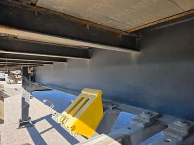 LAG 3-Axle Box Semi-Trailer - BPW Axles - Lift Axle - Disc Brakes - Air Suspension - 2010 — photo 19 of 20