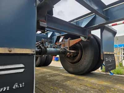 1975 Netam 2-Axle Container Chassis - BPW Axles - Drum Brakes - Leaf Springs - Twin Tyres - 40ft HC — photo 11 of 16