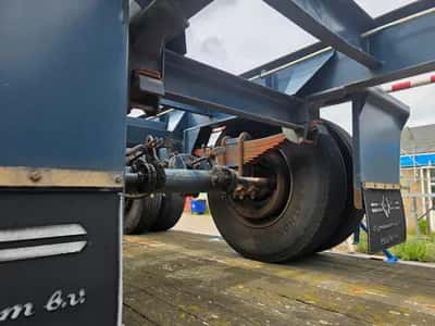 1975 Netam 2-Axle Container Chassis - BPW Axles - Drum Brakes - Leaf Springs - Twin Tyres - 40 FT HC — photo 13 of 16