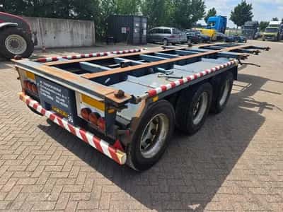 1992 Netam-Fruehauf 3-Axle Container Chassis - SMB Axles - Drum Brakes - Air Suspension - Twist Lock - Twin Tyres - 12 Tyres - 40 Ft - 30 FT - 20 FT - — photo 4 of 17