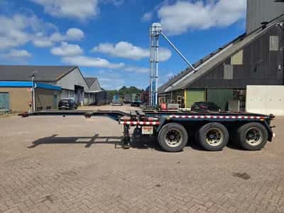 1992 Netam-Fruehauf 3-Axle Container Chassis - SMB Axles - Drum Brakes - Air Suspension - Twist Lock - Twin Tyres - 12 Tyres - 40 Ft - 30 FT - 20 FT - — photo 8 of 17