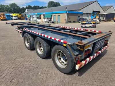 1992 Netam-Fruehauf 3-Axle Container Chassis - SMB Axles - Drum Brakes - Air Suspension - Twist Lock - Twin Tyres - 12 Tyres - 40 Ft - 30 FT - 20 FT - — photo 7 of 17