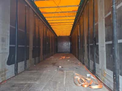 Krone 3-Axle Curtainsider Trailer - BPW - Drum Brakes - Air Suspension - 445/45 R19.5 - 39 Ton - Mega - 2015 — photo 10 of 20