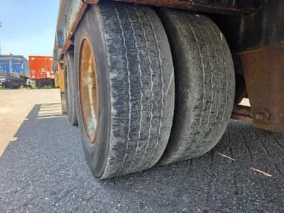 1990 Royen Low Loader - 2 Axles - BPW - Drum Brakes - Air Suspension - Twin Tyres — photo 16 of 17