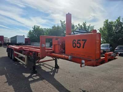 1989 LAG 0-3-39 3-Axle Container Chassis - ROR Axles - Drum Brakes - Air Suspension - Twistlock - Spare Tyre - 30 FT — photo 3 of 16
