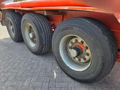 1989 LAG 0-3-39 3-Axle Container Chassis - ROR Axles - Drum Brakes - Air Suspension - Twistlock - Spare Tyre - 30 FT — photo 15 of 16