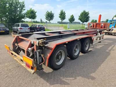 1976 Pacton 3139 DS 3-Axle Container Chassis - ROR Axles - Drum Brakes - Leaf Springs - Twistlock - 30 FT — photo 4 of 18