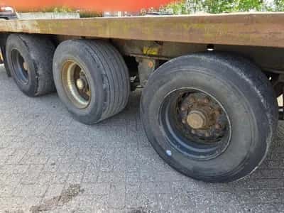 2004 Krone 3-Axle Flatbed Semi-Trailer - BPW Axles - Drum Brakes - Air Suspension — photo 12 of 13