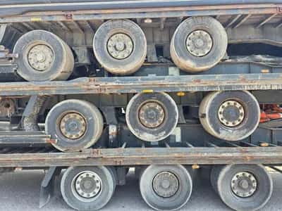 Van Hool 3B2011 - BPW - DISC Stack of 5 3-Axle Curtainsider Trailers - Air Suspension - Disc Brakes - 39 Ton - 2004 — photo 19 of 20