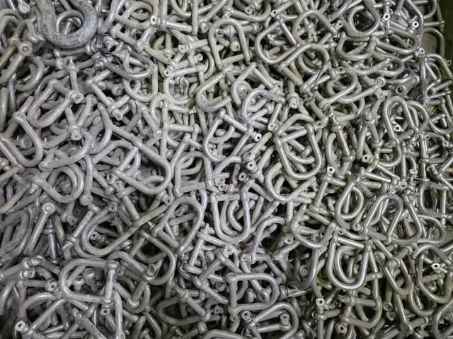 D-shackles Shackles Partij D-Sluitingen / Harpsluitingen – Verzinkt Staal – Diverse Maten – Bulk – Export