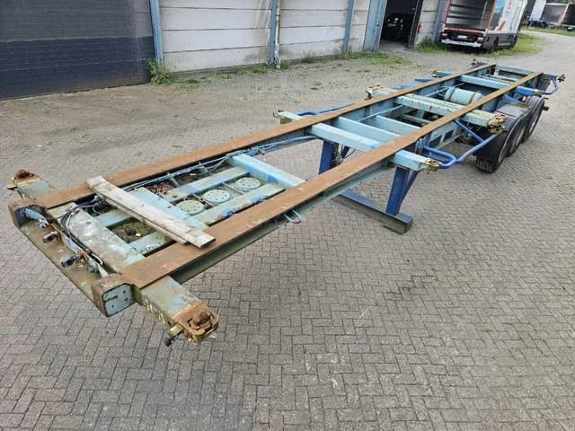 Fruehauf Containerchassis - 3 Assen - Trommelremmen - Bladvering - Skelet Trailer - 40ft - 30ft - 20ft - 10ft — photo 1 of 9