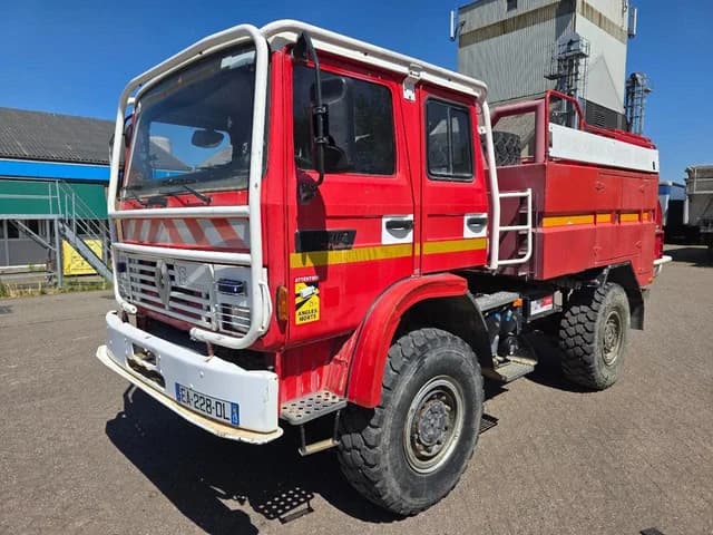 Renault M210 Brandweerwagen 2000 – 4x4 – Dubbele Cabine — photo 1 of 20