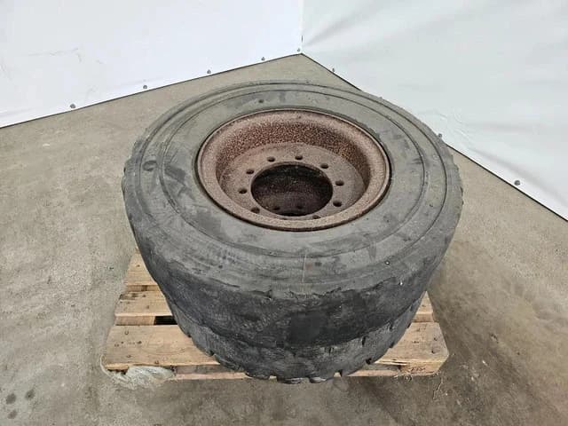 Michelin Full Rubber Band – Massieve Heftruckband – Solid Tire – Industrieel — photo 1 of 5