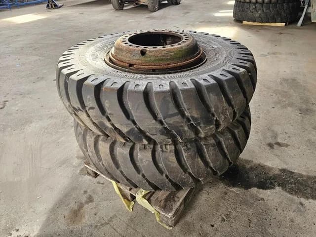 Grip Master 14.00-24 Band – Heavy Duty – Grondverzet / Shovel / Kraan — photo 1 of 8