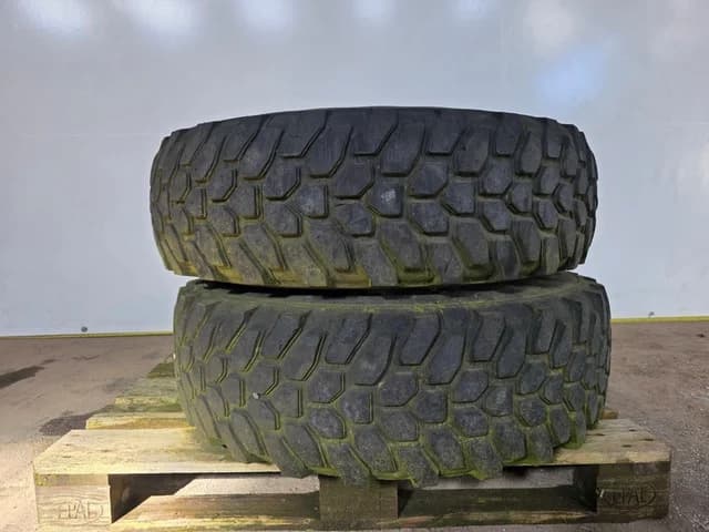 Dunlop 12.5 R20 Band – Truckband - TRM2000 — photo 1 of 7