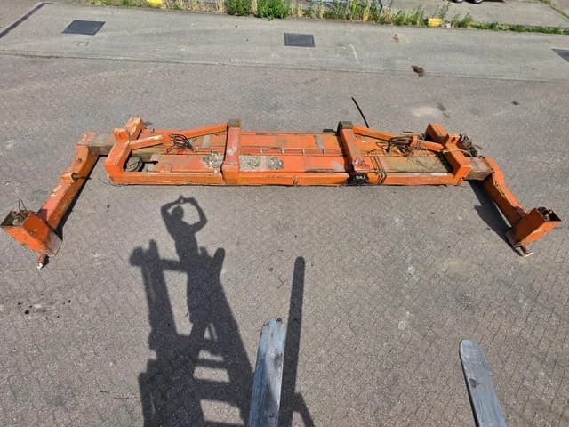 Unbranded Container spreader Container Spreader – Container Handling Equipment – Geschikt voor Transport & Export — photo 1 of 10